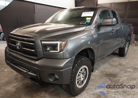 2013 Toyota Tundra Grade 5.7L V8 из США, поврежденный, VIN 5TFUY5F1XDX322004